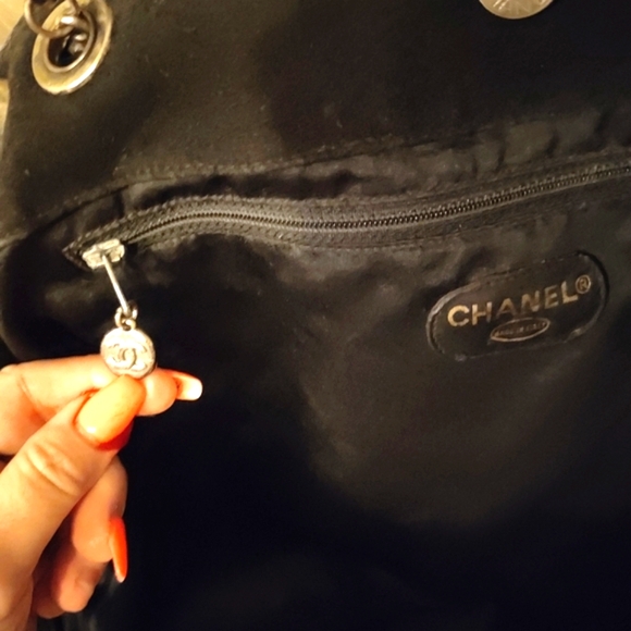 CHANEL Black Suede Tassel Shoulder Bag - Picture 5 of 15